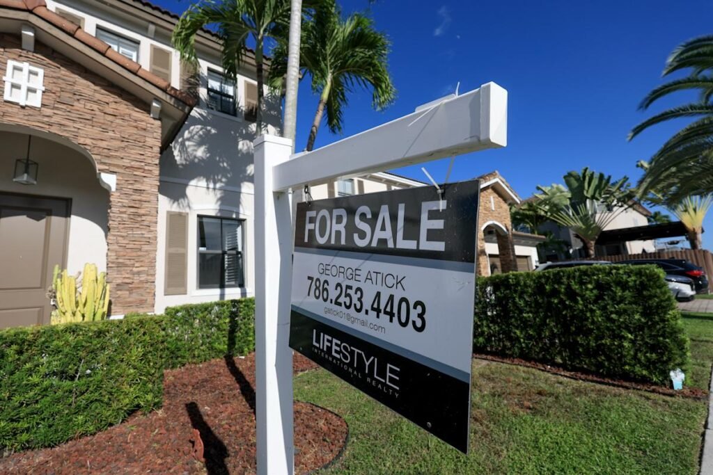 Mortgage rates hold steady at lowest level of the year