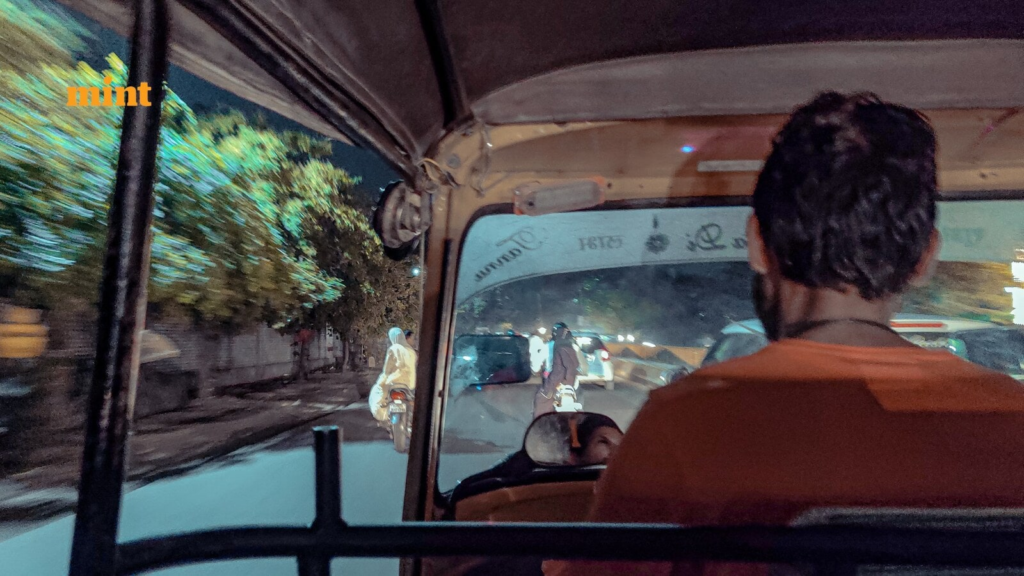 ‘A poor man never dreams…’: Gujarat auto driver’s words during late-night drive leave social media shaken