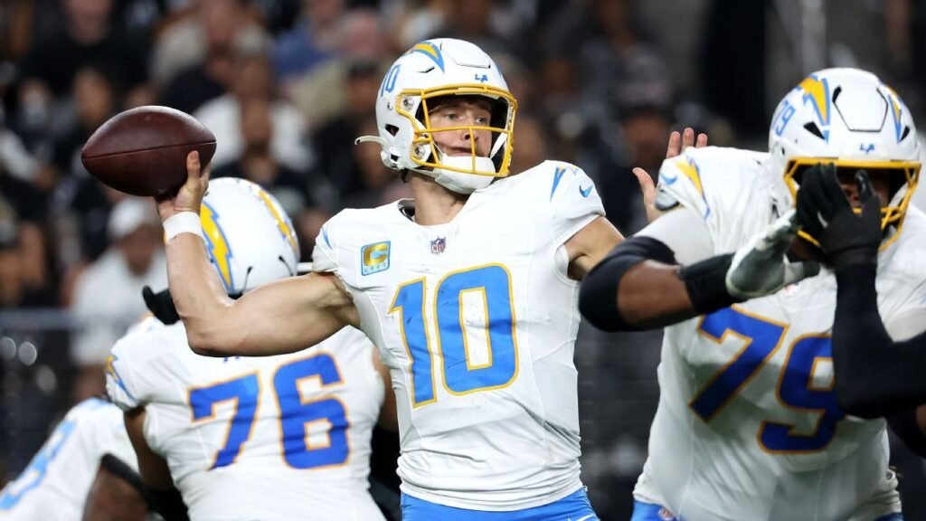 Justin Herbert controls game in Chargers’ win over Raiders