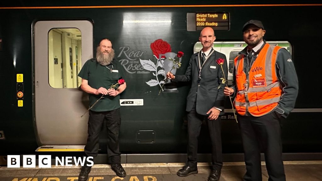 Red Roses World Cup win honoured with GWR train tribute