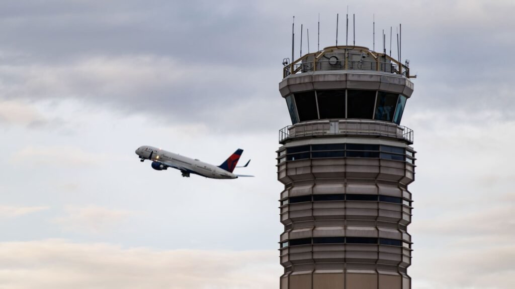 Delta and United call on Congress to immediately end government shutdown