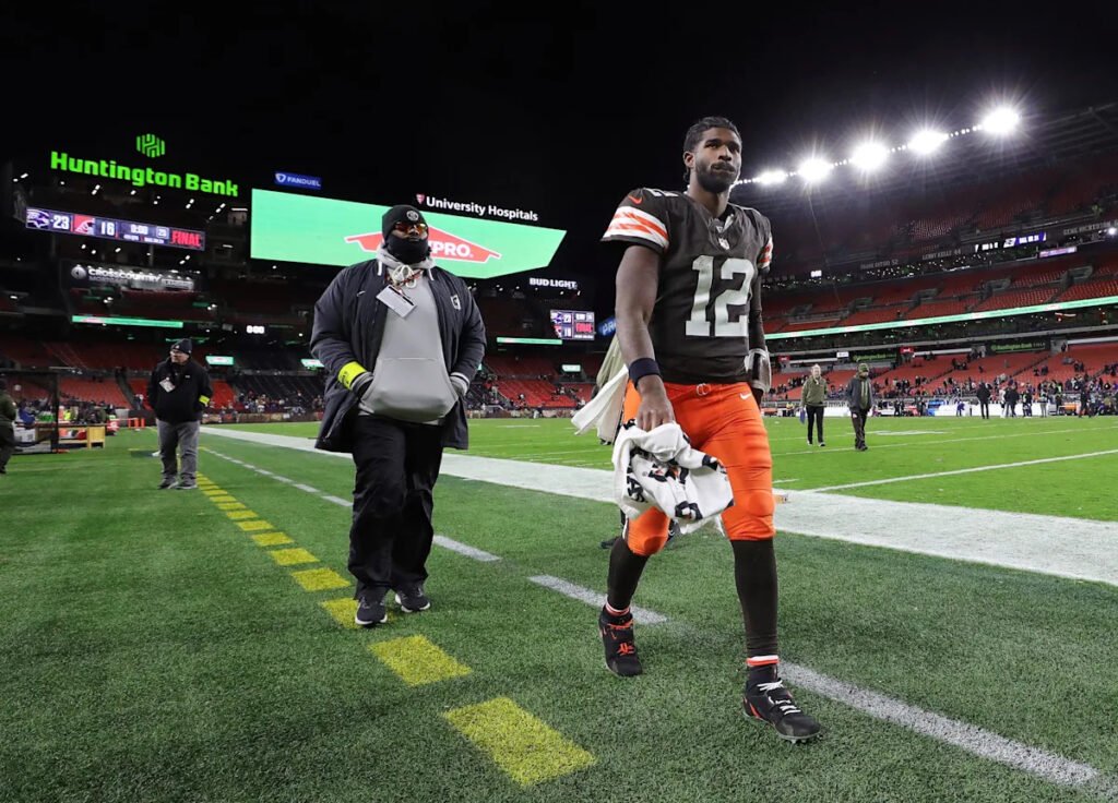 Shedeur Sanders’ ex-teammate has classy moment with QB after debut