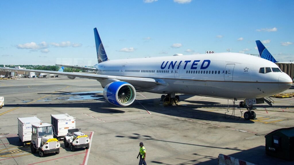 United planes collide at New York’s LaGuardia as nearly month-long shutdown pushes air travel to breaking point