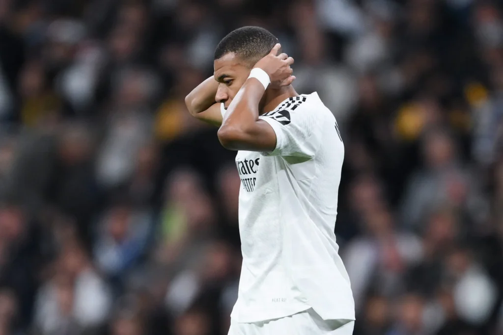 Mbappé Injury Raises Concerns Ahead of Benfica Match