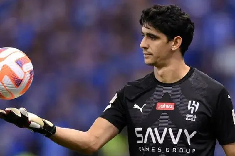 Al Deayea Names Bounou Greatest Goalkeeper in Al Hilal History